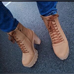 Steve Madden Womens Hani Ankle Booties Combat & Lace-up Boots